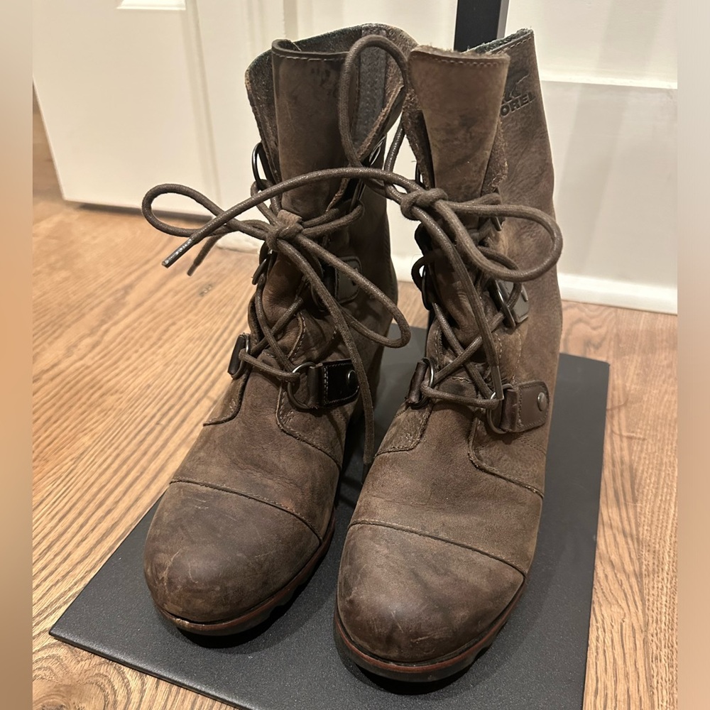 Sorel wedge booties-distressed brown, size 8.5